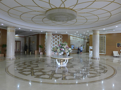 do hotels need id of both guests