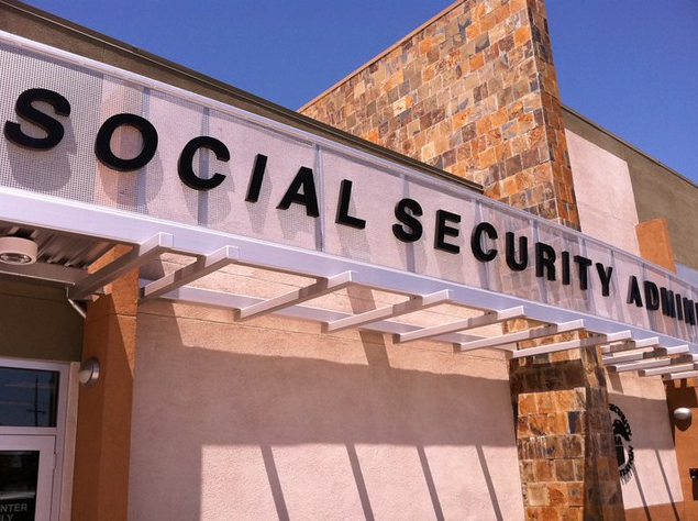 fake social security number and name
